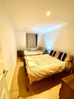 One Bedroom Apartment in Ealing Broadway London, Ealing
